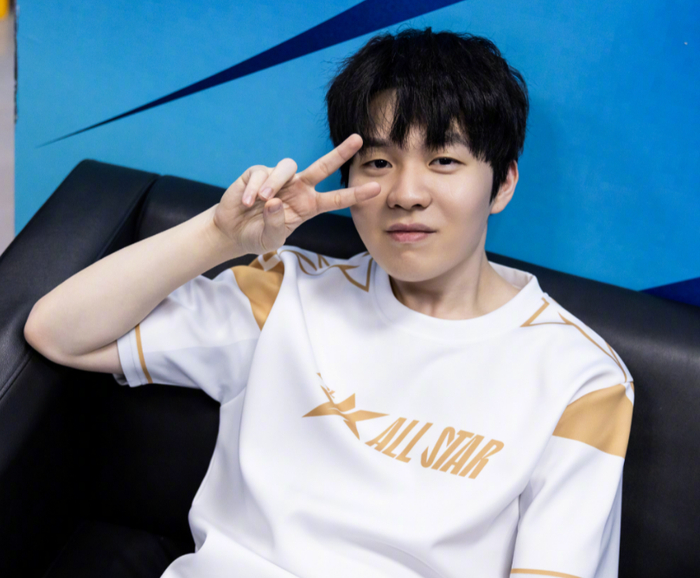 B8 对阵 Wildcard， Heroic 对阵 FlyQuest，争夺 Austin Major Stage Two