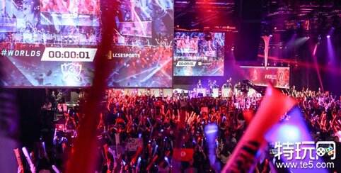 Creme在被KC零封后每日陪女友双排金铲铲 打HLE前夜玩到凌晨4点！