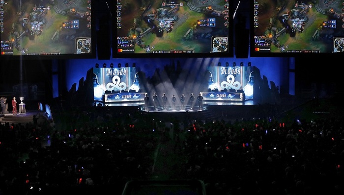 Karmine Corp Blue 击败 Los Ratones 以进入 EMEA Masters 2025 夏季总决赛