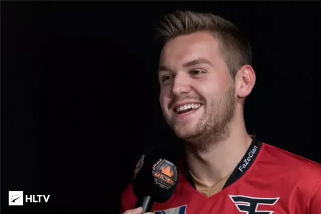 无缘下一轮+S14,FPX上单Zdz发文：或许不会太晚，明年再进一步